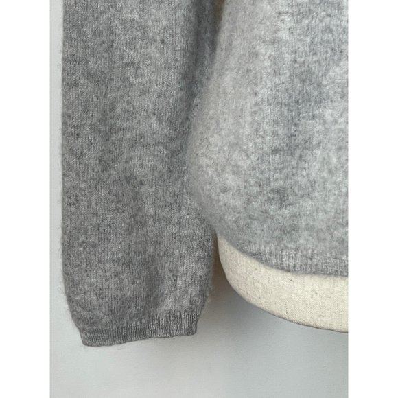 Charter Club Gray 100% 2 Ply Cashmere V- Neck Balloon Sleeve Sweater Size L - Picture 6 of 8